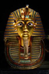 The-death-mask-of-Egyptian-pharaoh-Tutankhamun.jpg